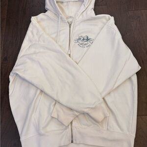brandy melville heaven sent zip up jacket
price is negotiable